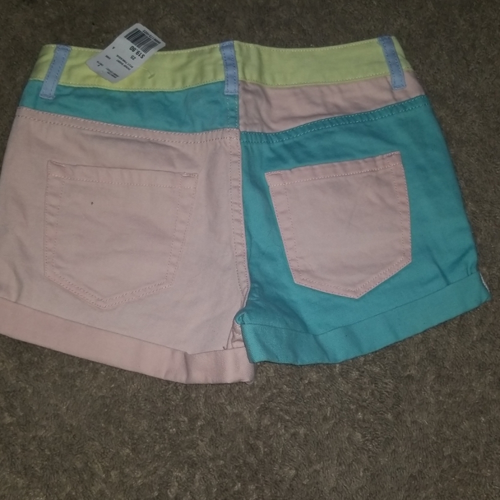 Color block shorts - Picture 2 of 3